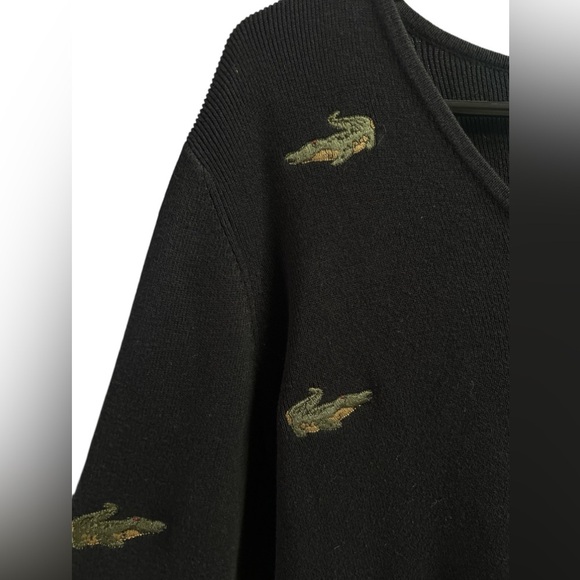 Black long sleeve embroidered alligator blouse - Picture 3 of 4
